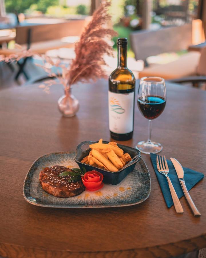 Delta Est Hotel & Restaurant スリナ エクステリア 写真